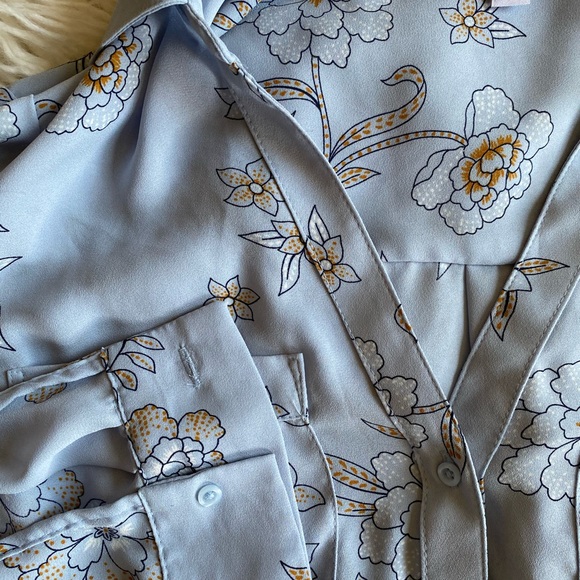 Candies Button Collared Long sleeve - Picture 2 of 6